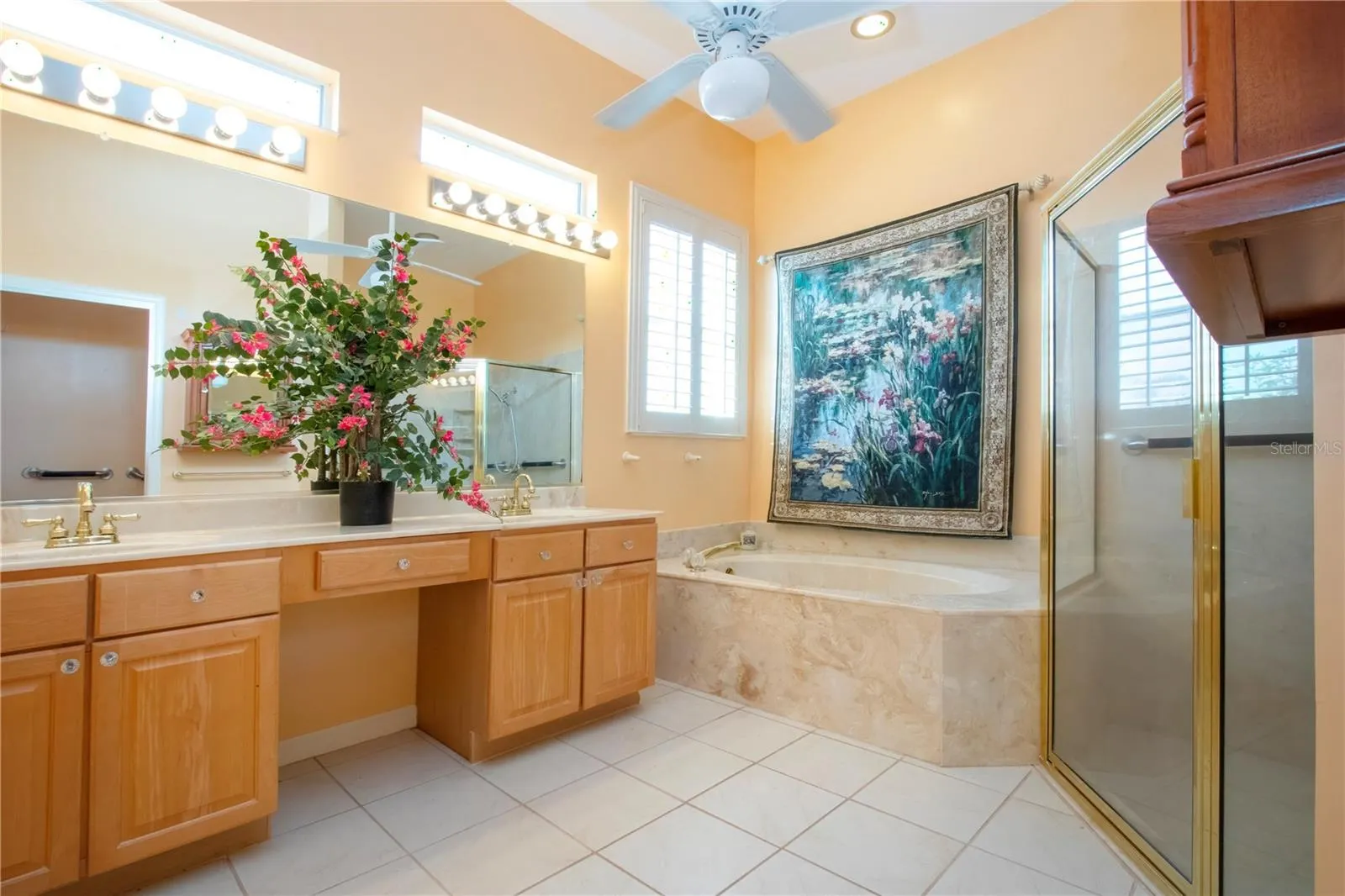 1115 SIGNATURE DR