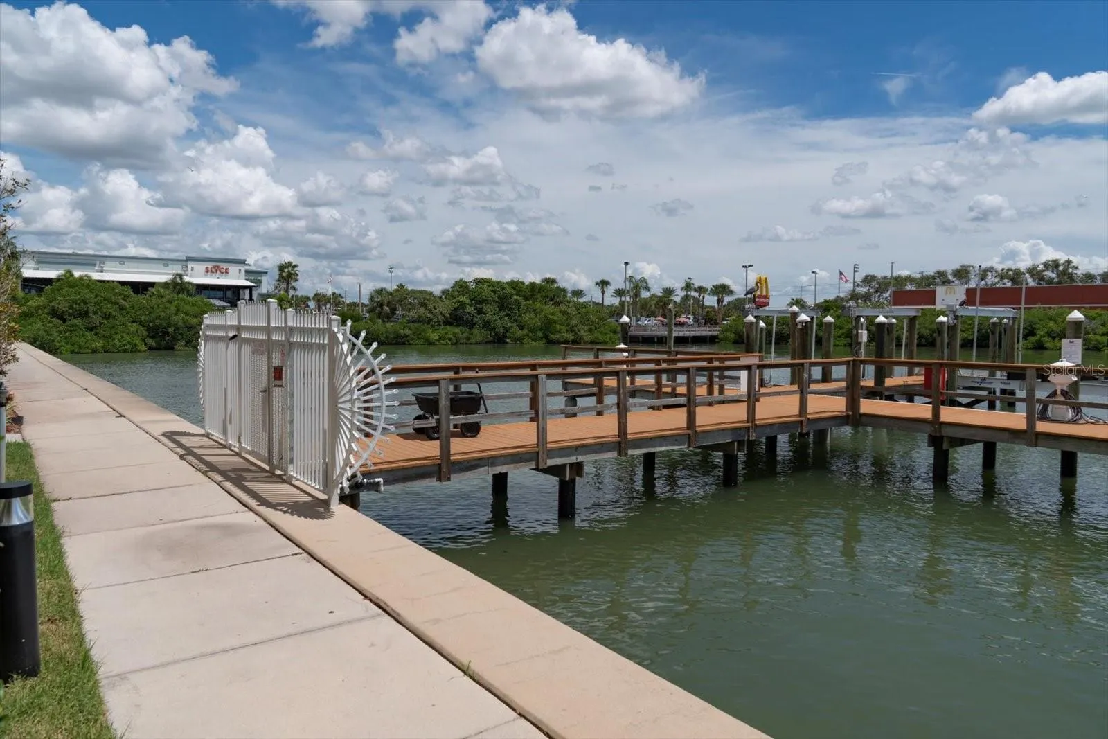 601 AMERICAN LEGION DR #18, #18