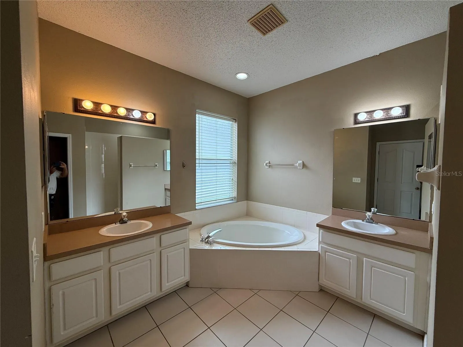 19111 CYPRESS REACH LN