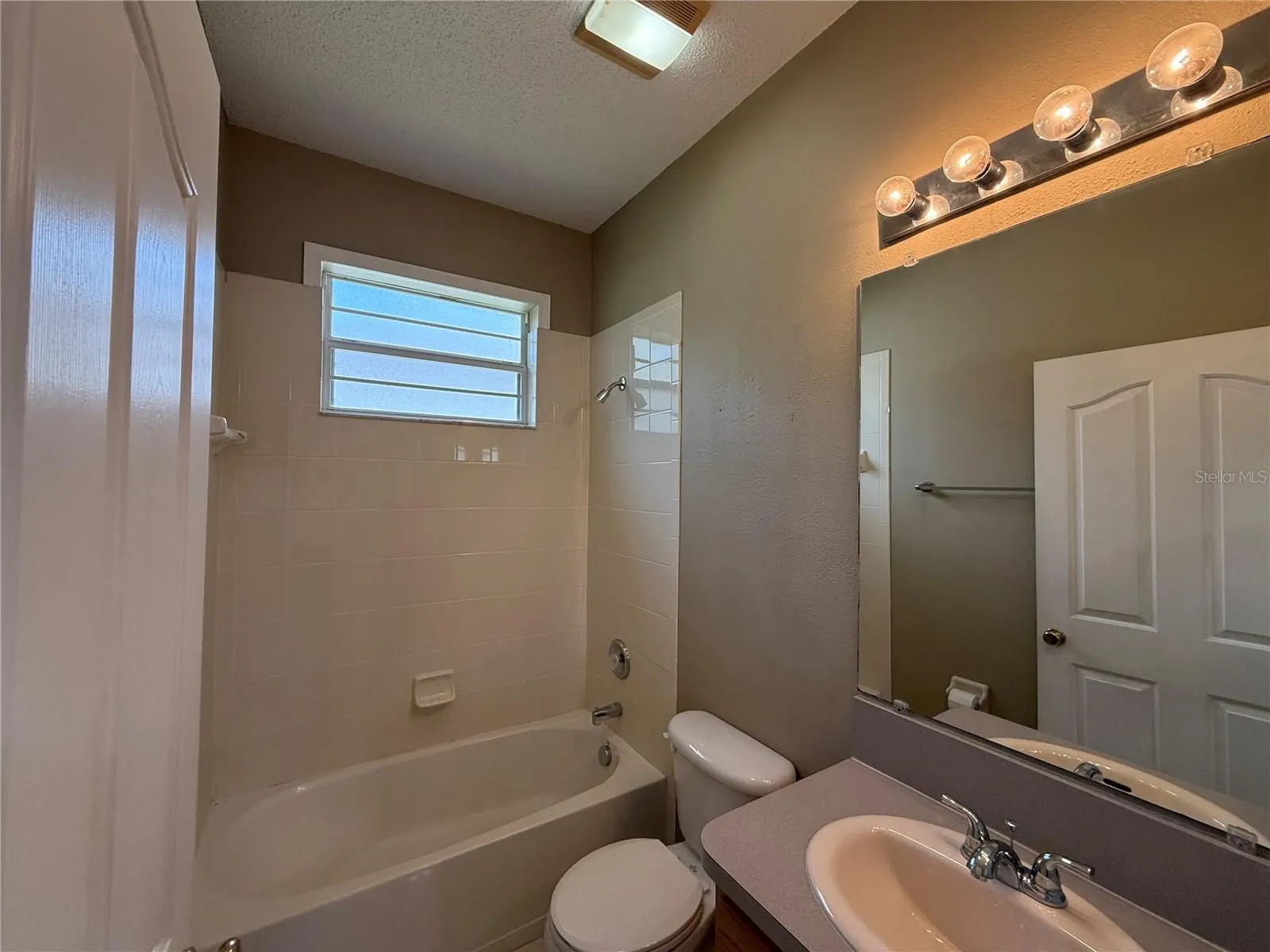 19111 CYPRESS REACH LN