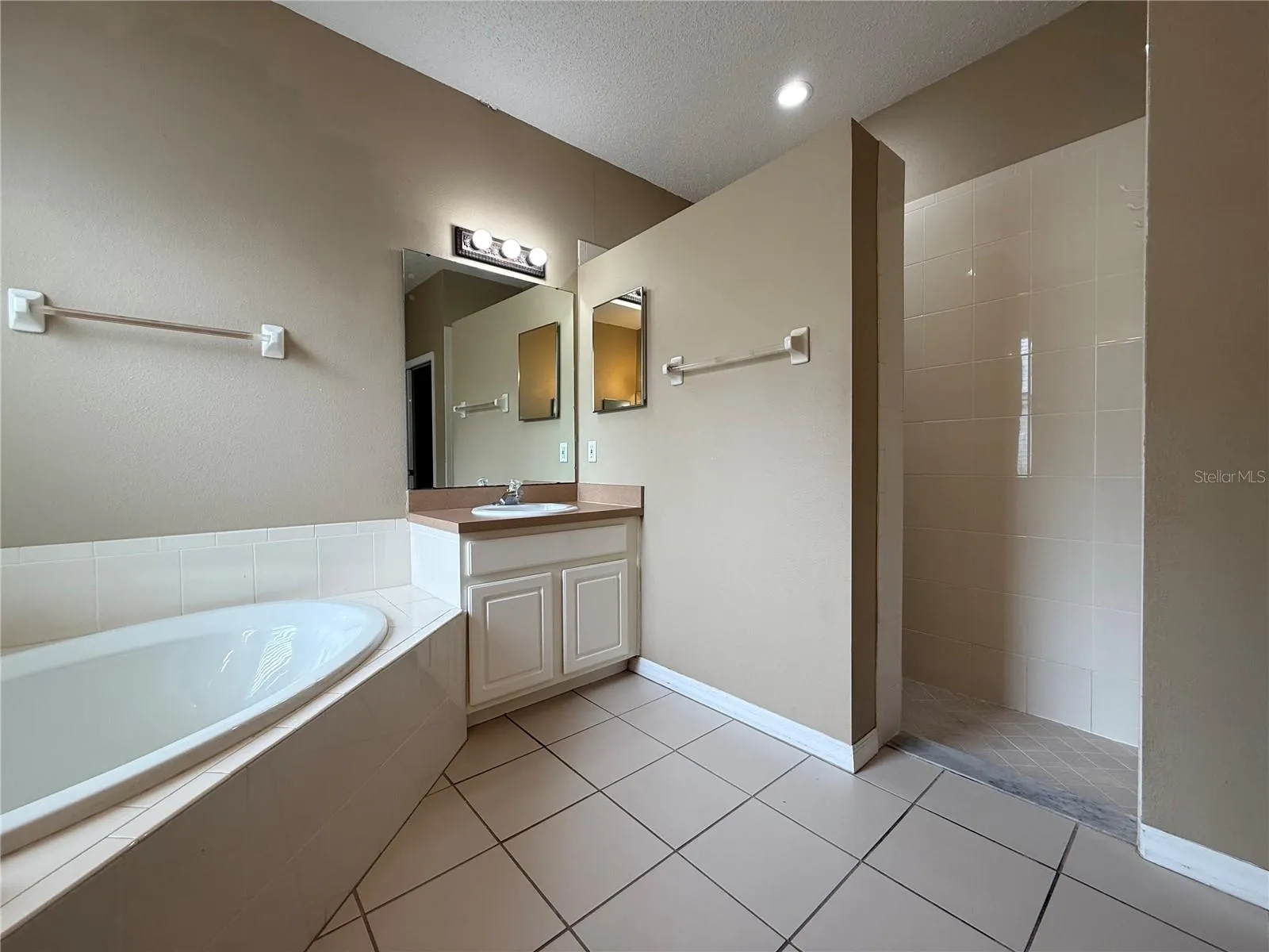19111 CYPRESS REACH LN