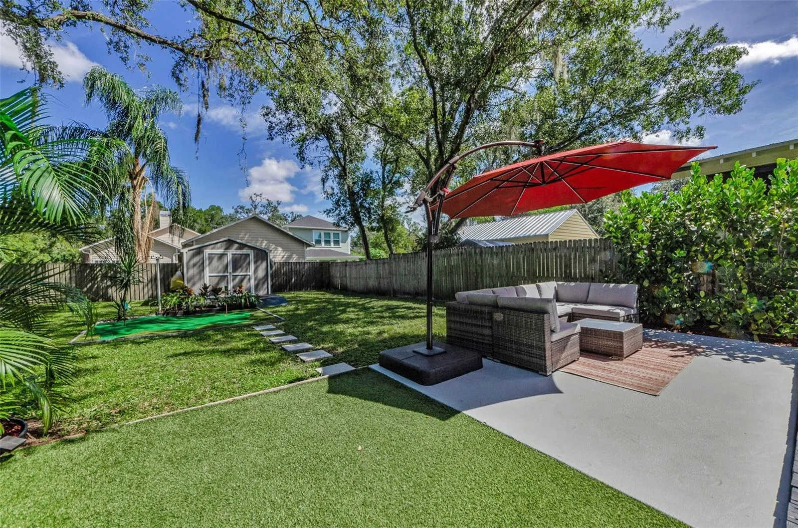 409 W HANNA AVE