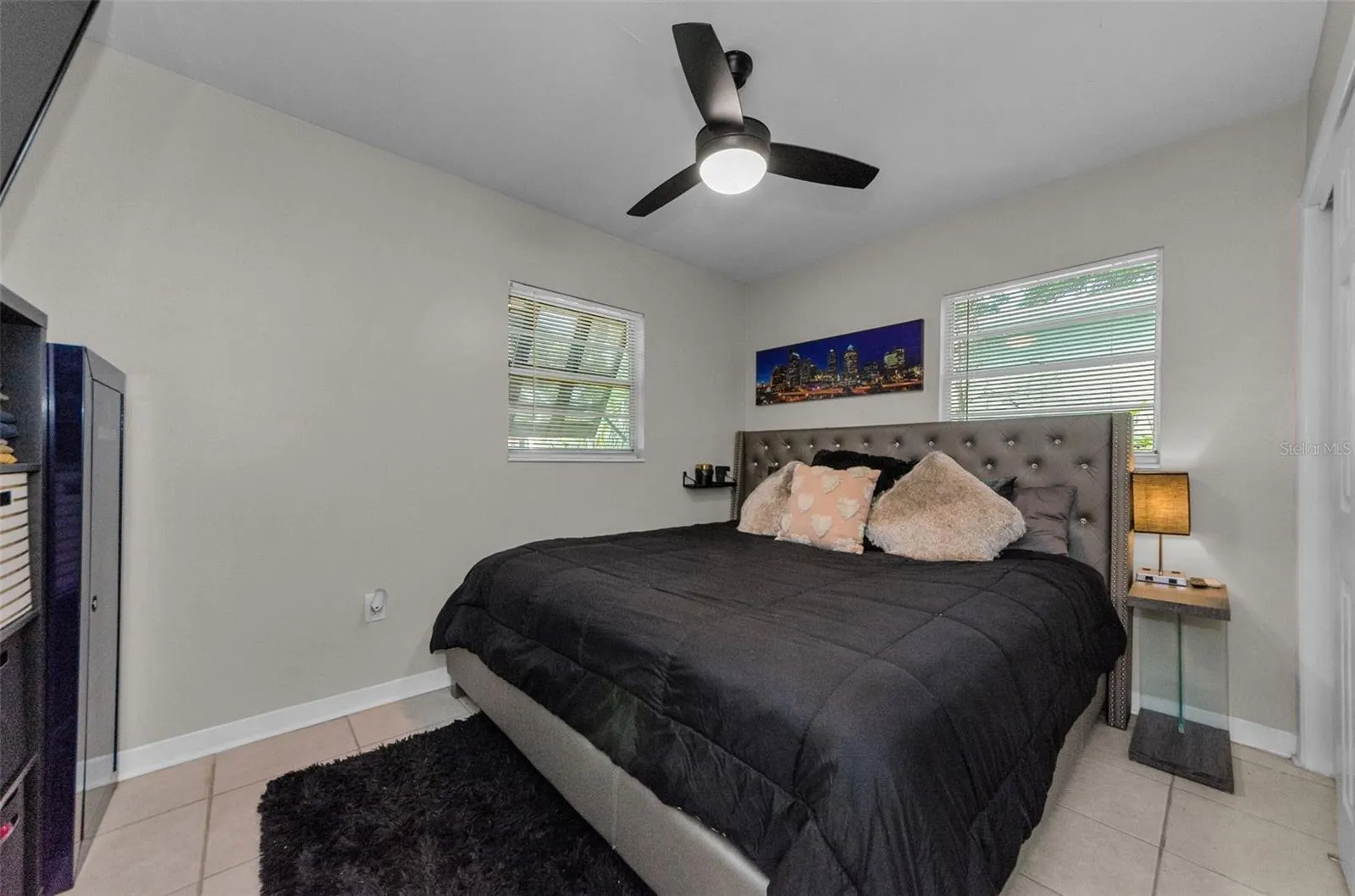 409 W HANNA AVE