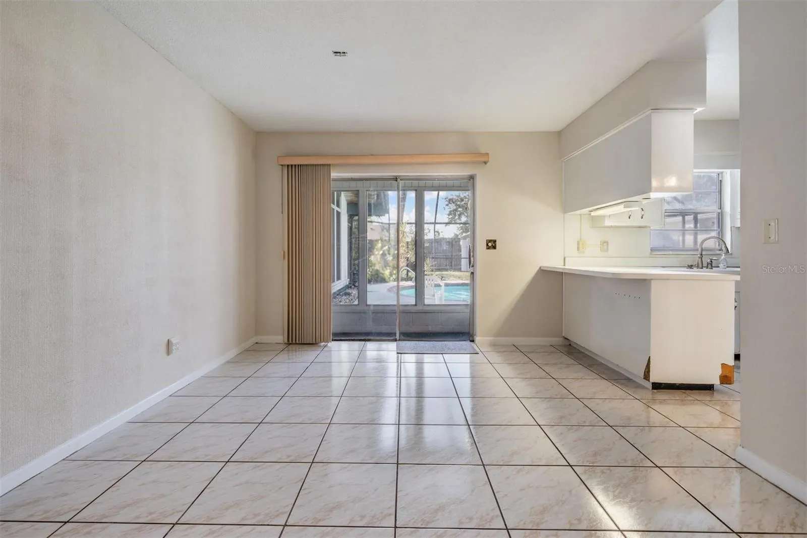 6816 DOVER CT