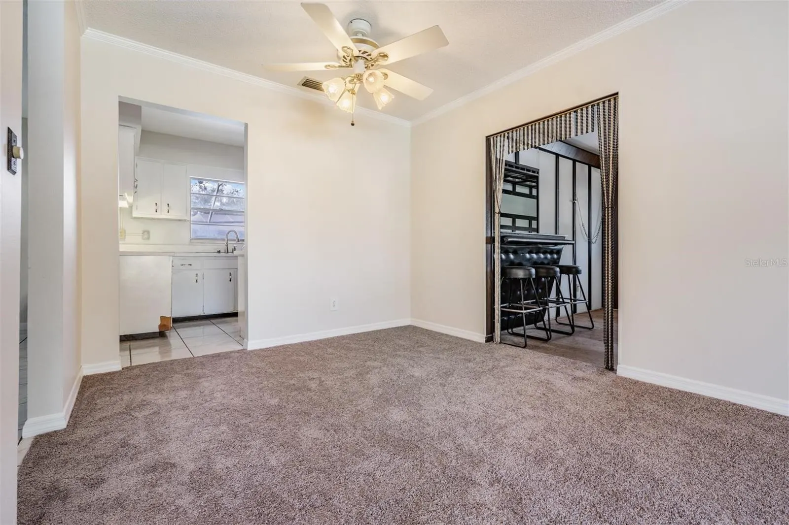 6816 DOVER CT