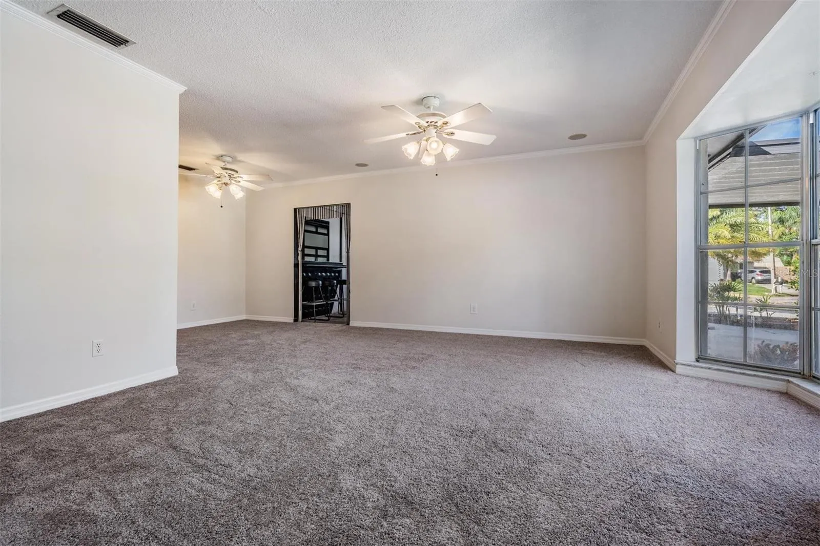 6816 DOVER CT