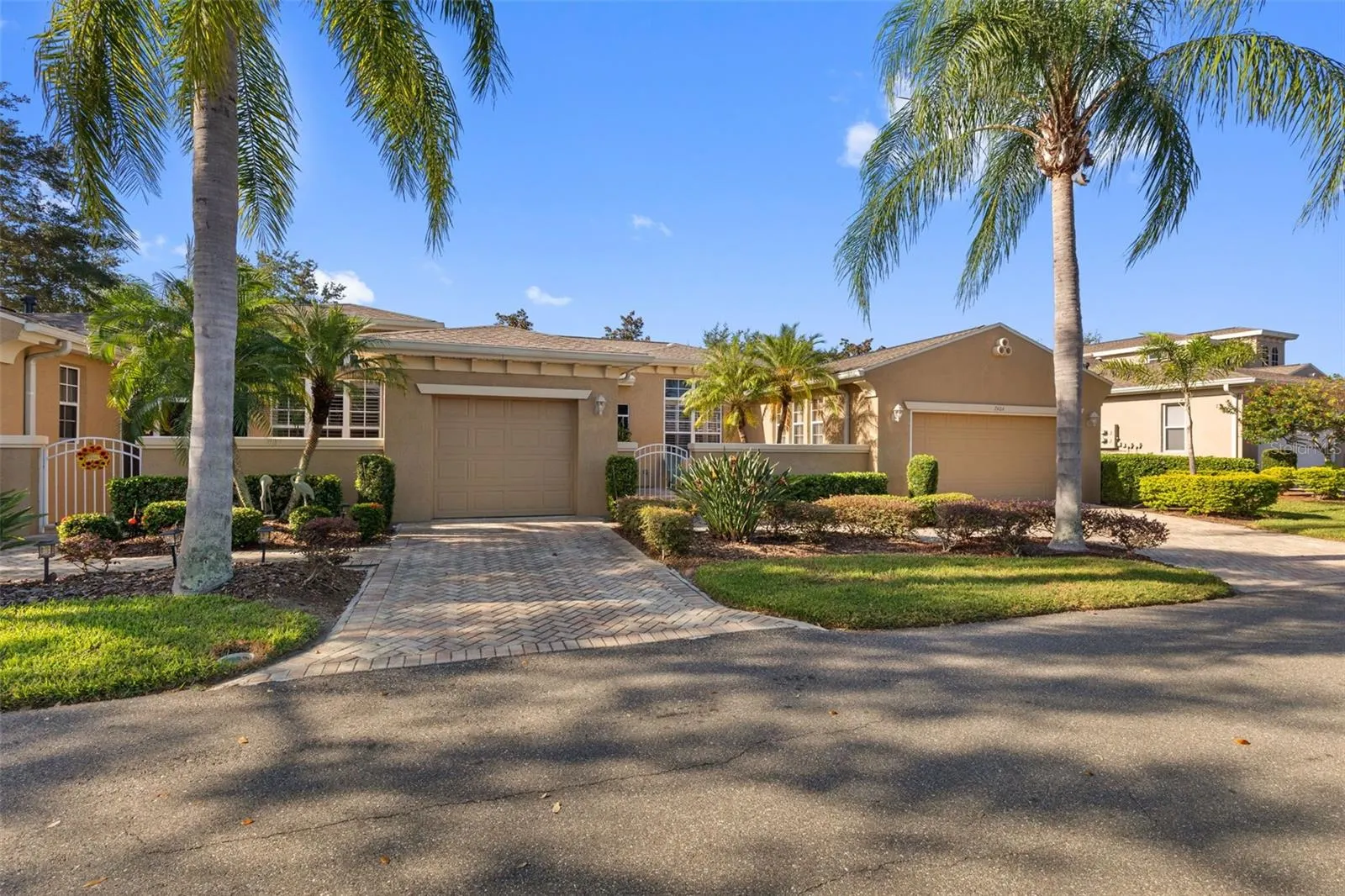 2404 KENSINGTON GREENS DR