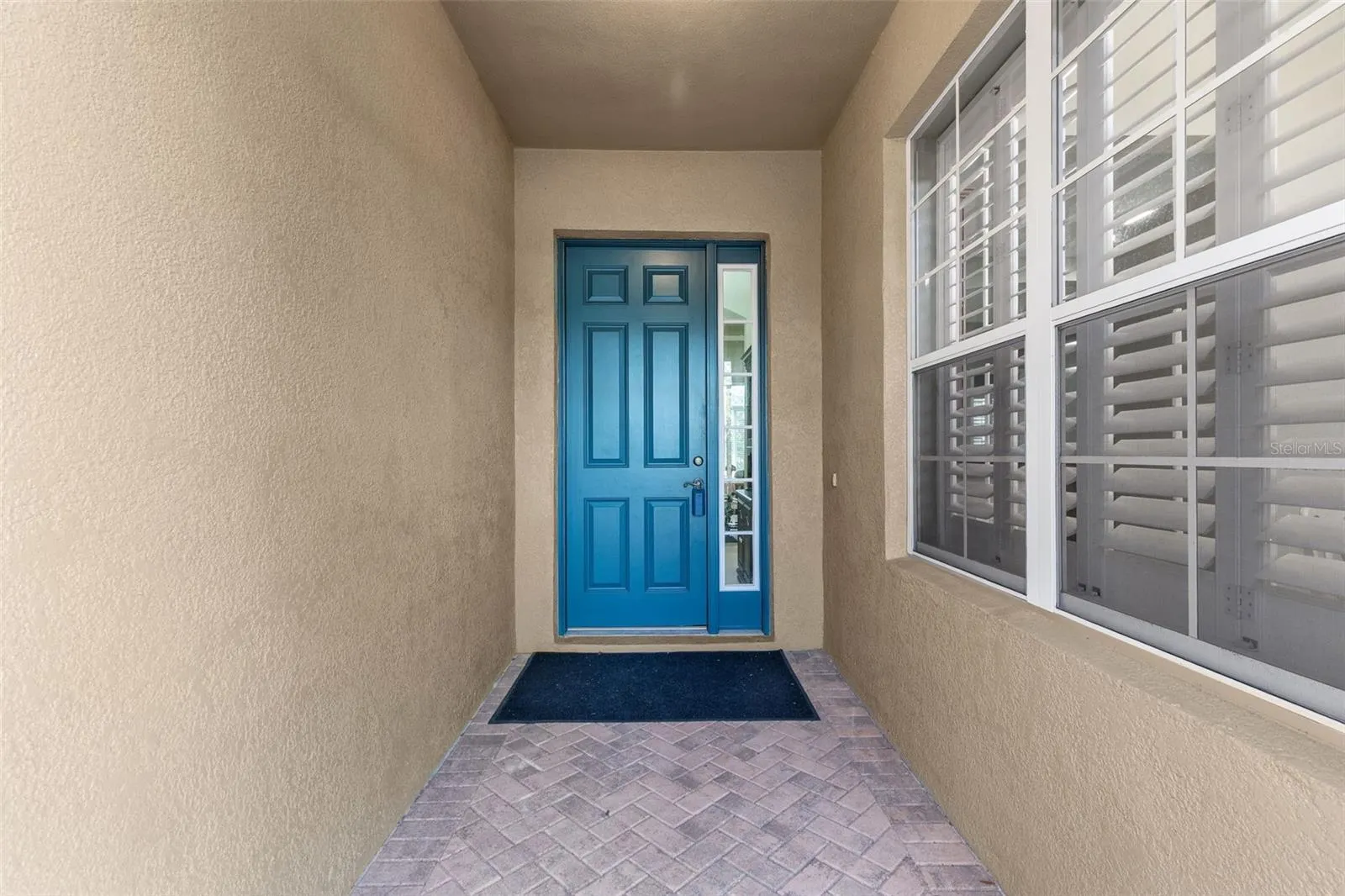 2404 KENSINGTON GREENS DR