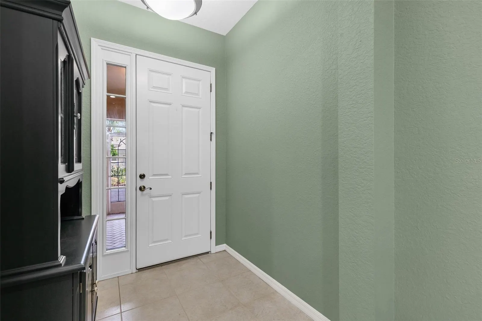2404 KENSINGTON GREENS DR