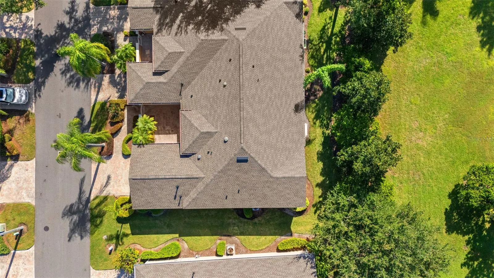 2404 KENSINGTON GREENS DR