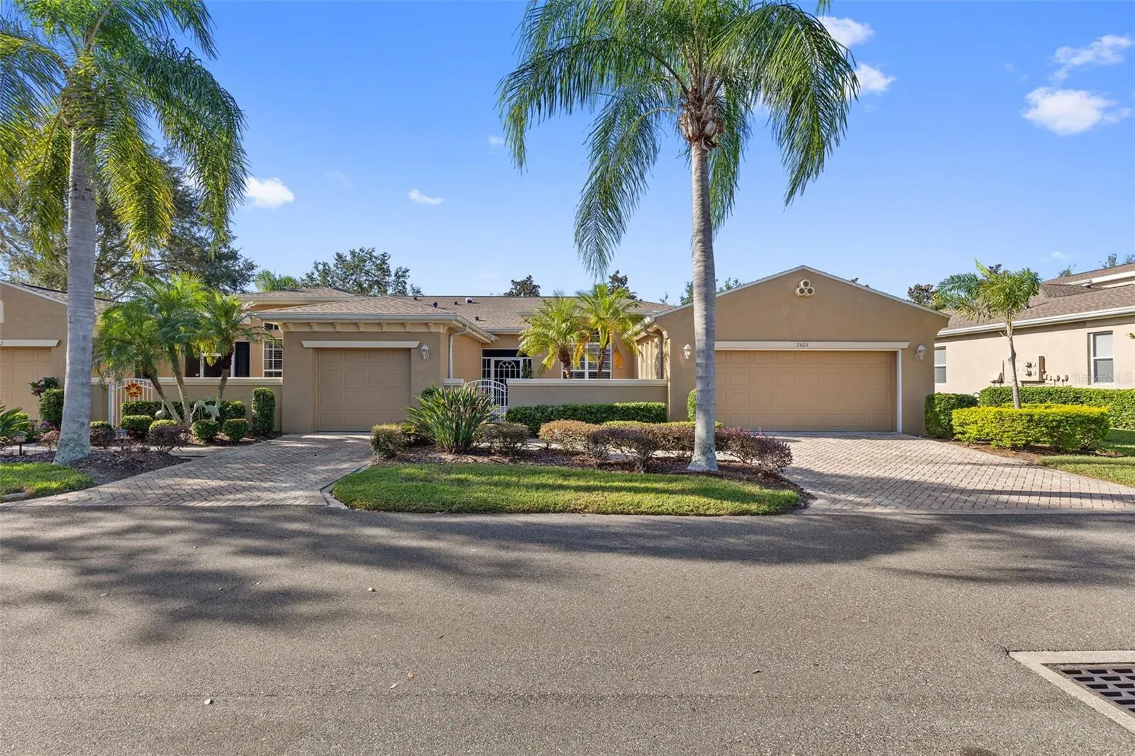 2404 KENSINGTON GREENS DR