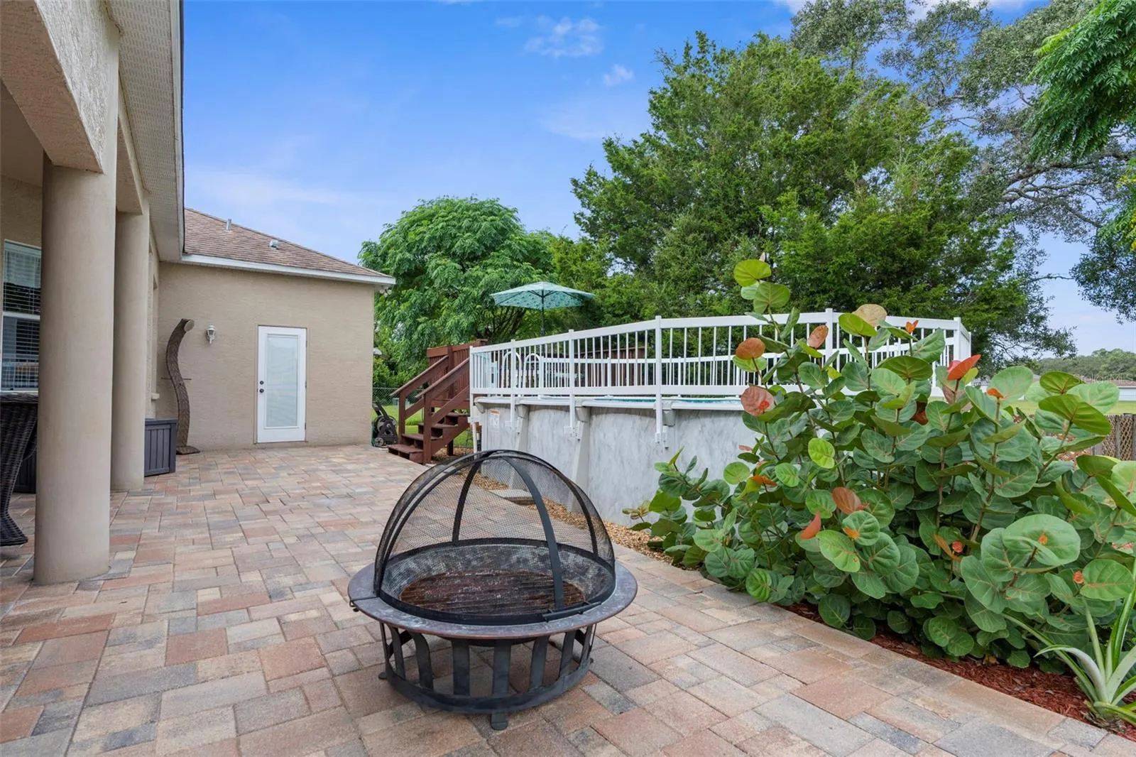 3337 CARMEN AVE