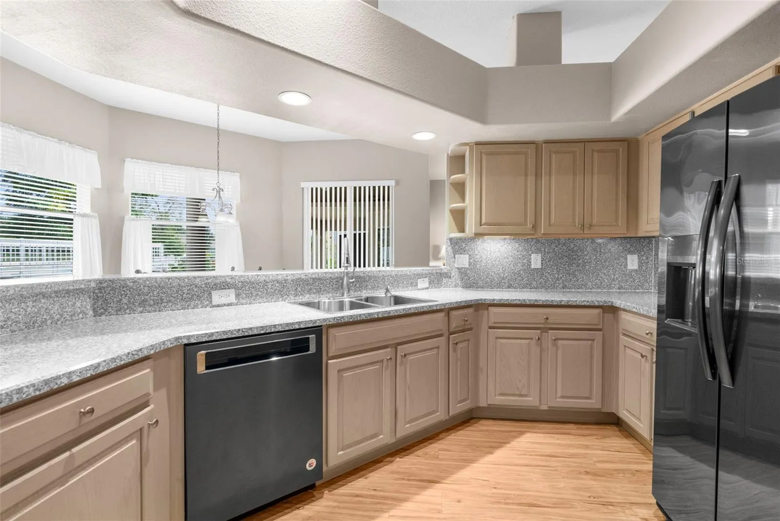 3337 CARMEN AVE