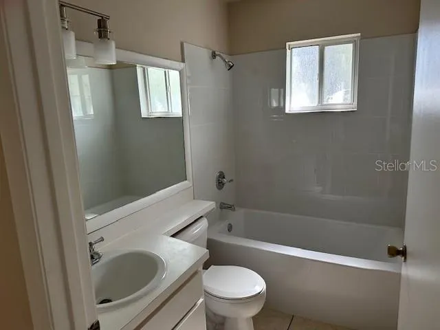 1901 ELLINGTON CT