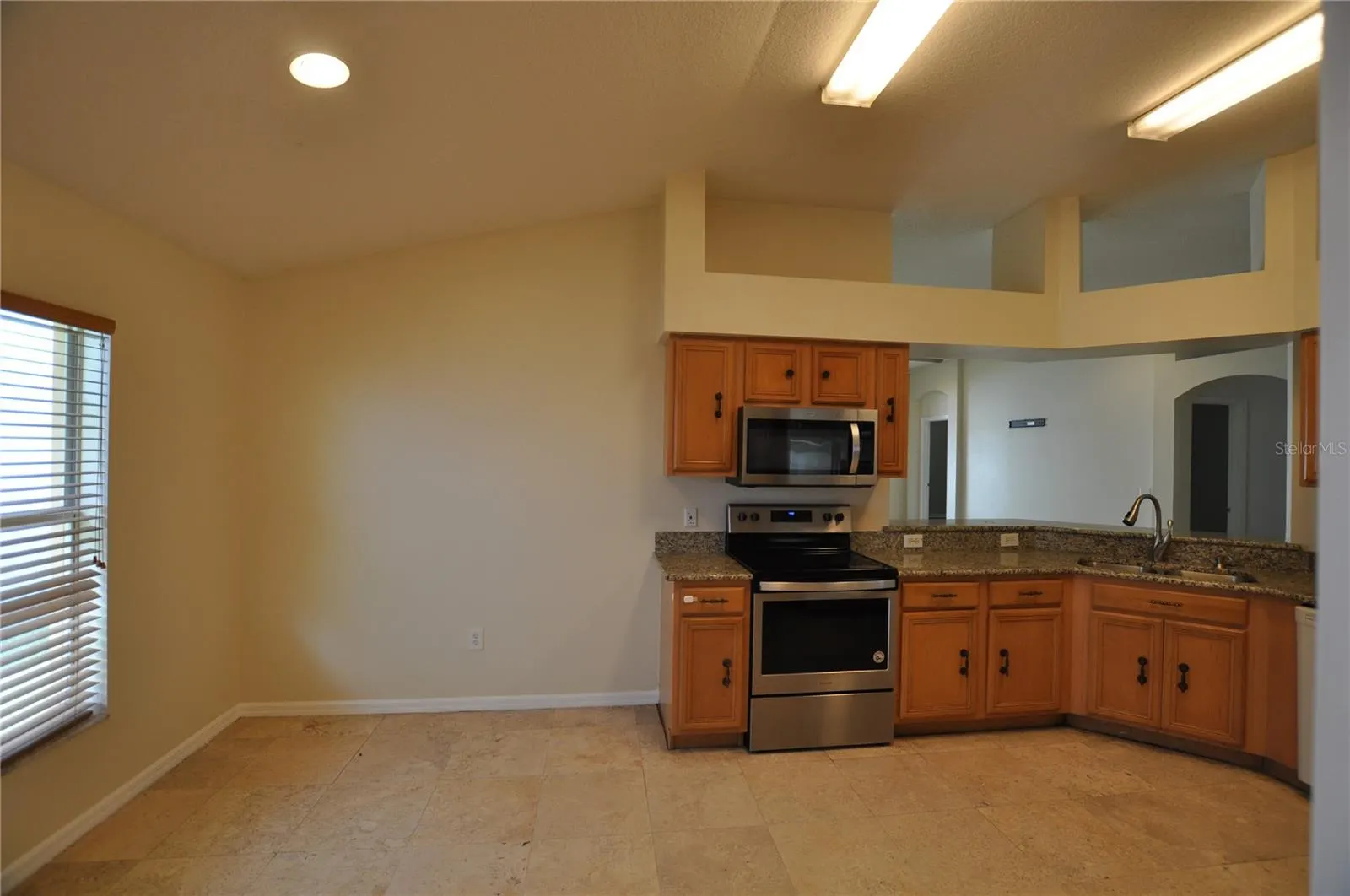 613 STRAW LAKE DR