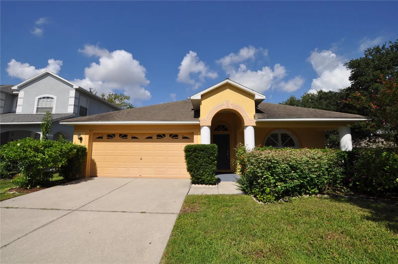 613 STRAW LAKE DR