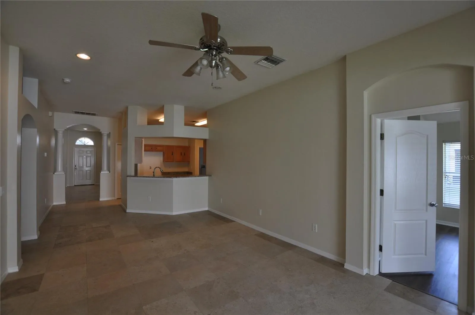 613 STRAW LAKE DR