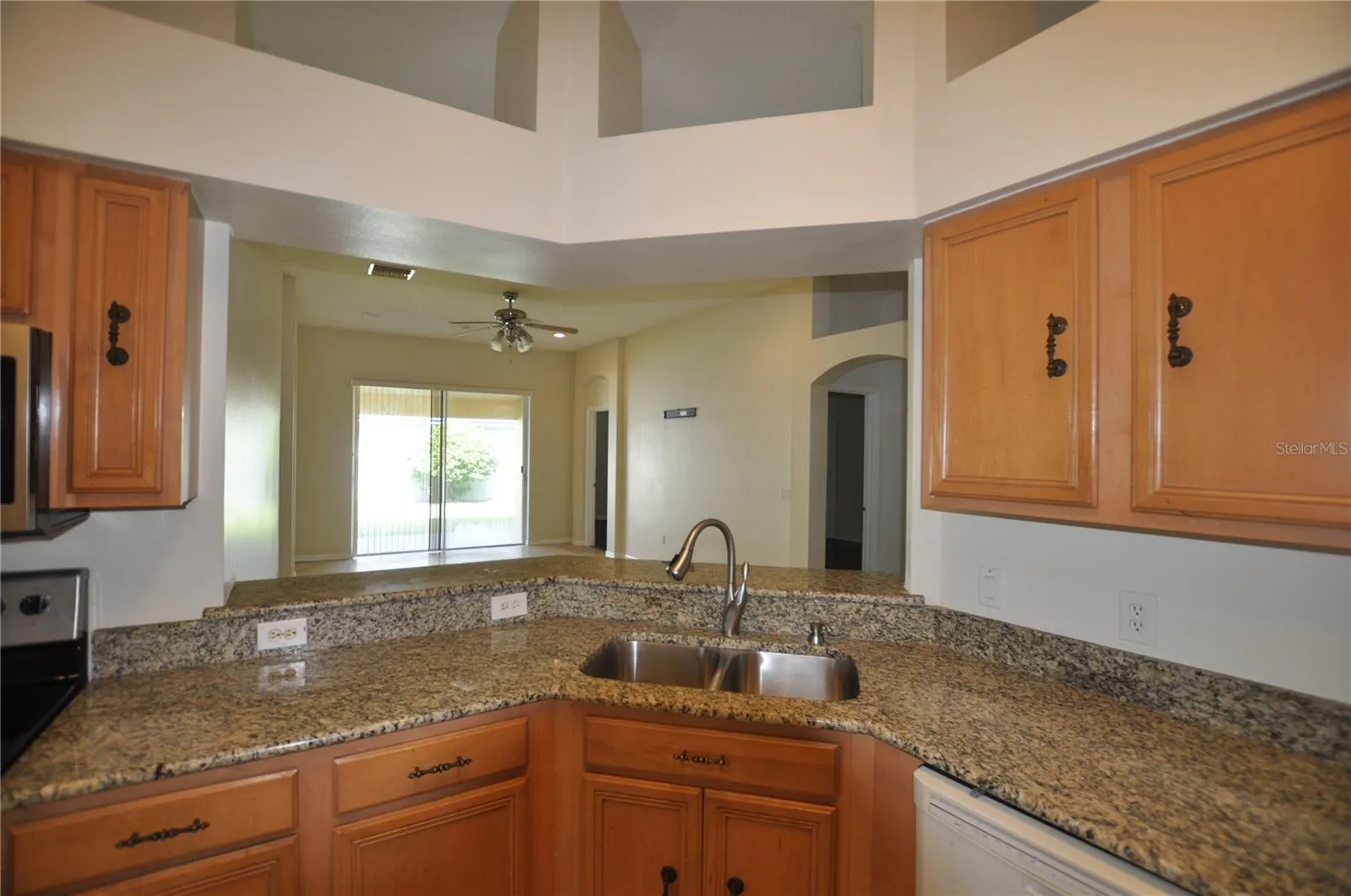 613 STRAW LAKE DR