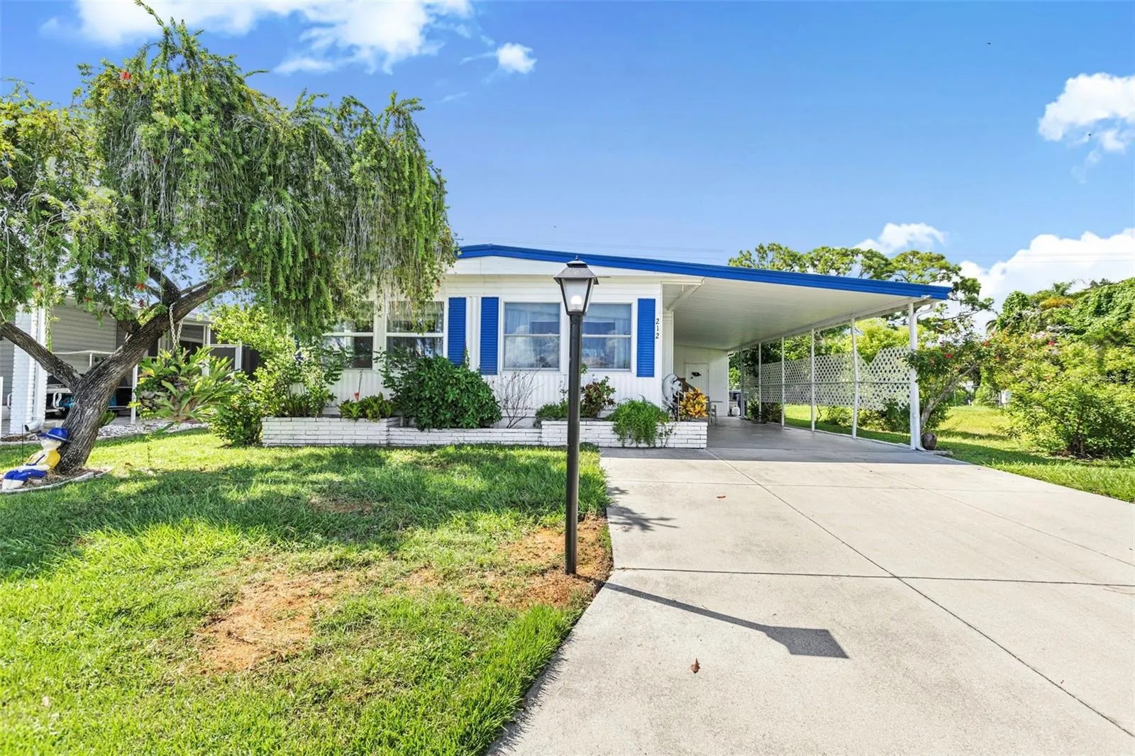212 LA COSTA