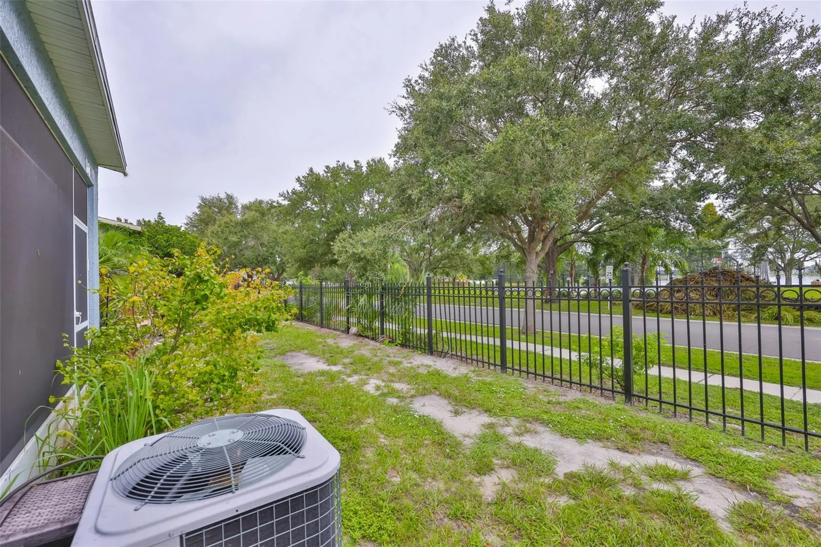 13127 KINGS CROSSING DR