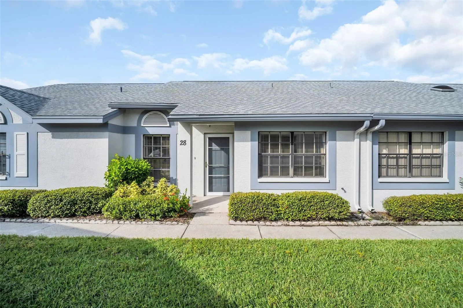 2749 COUNTRYSIDE BLVD #28, #28