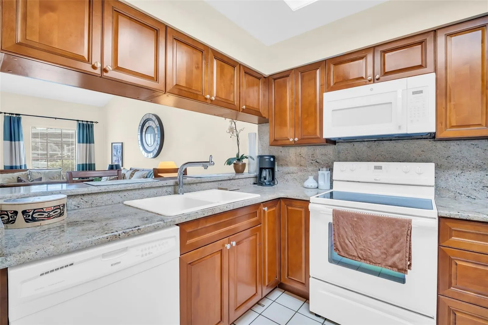 2749 COUNTRYSIDE BLVD #28, #28