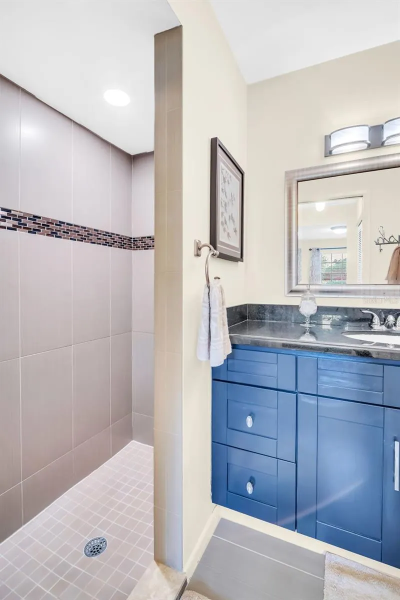 2749 COUNTRYSIDE BLVD #28, #28