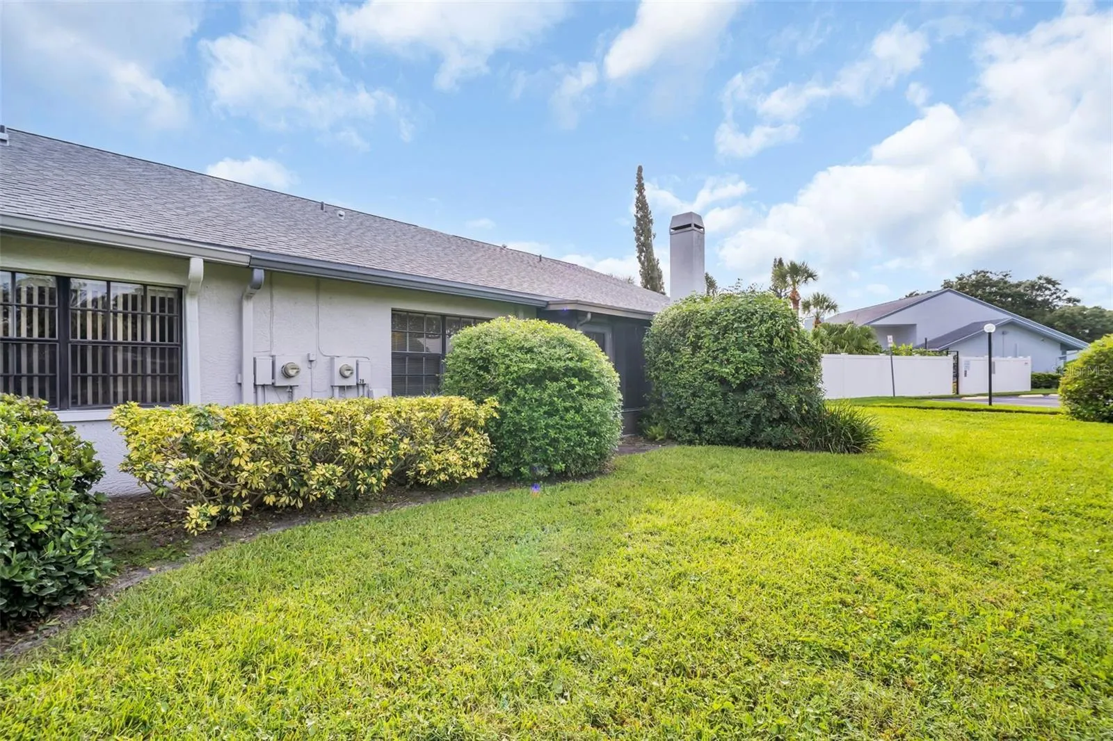 2749 COUNTRYSIDE BLVD #28, #28