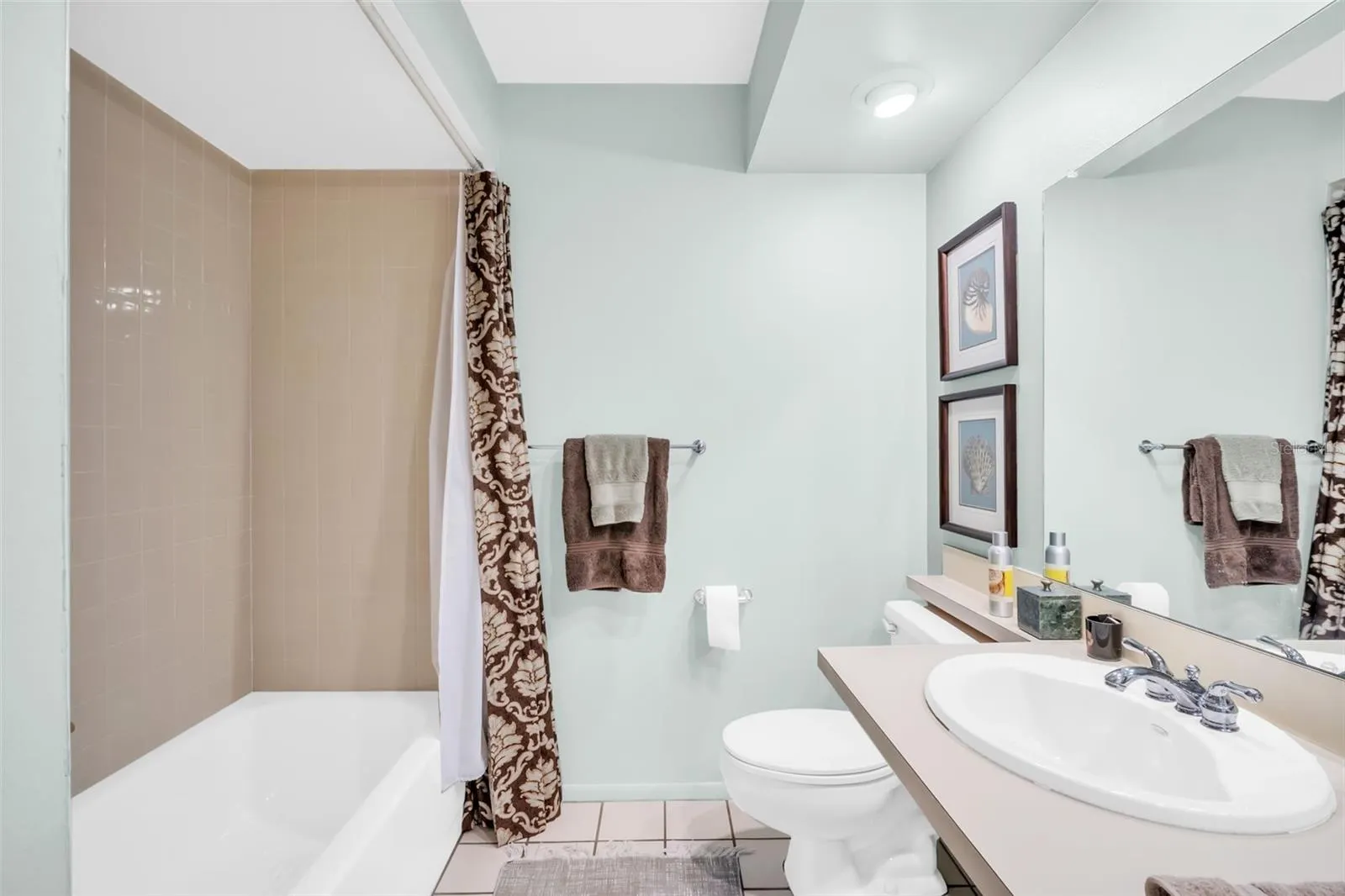 2749 COUNTRYSIDE BLVD #28, #28