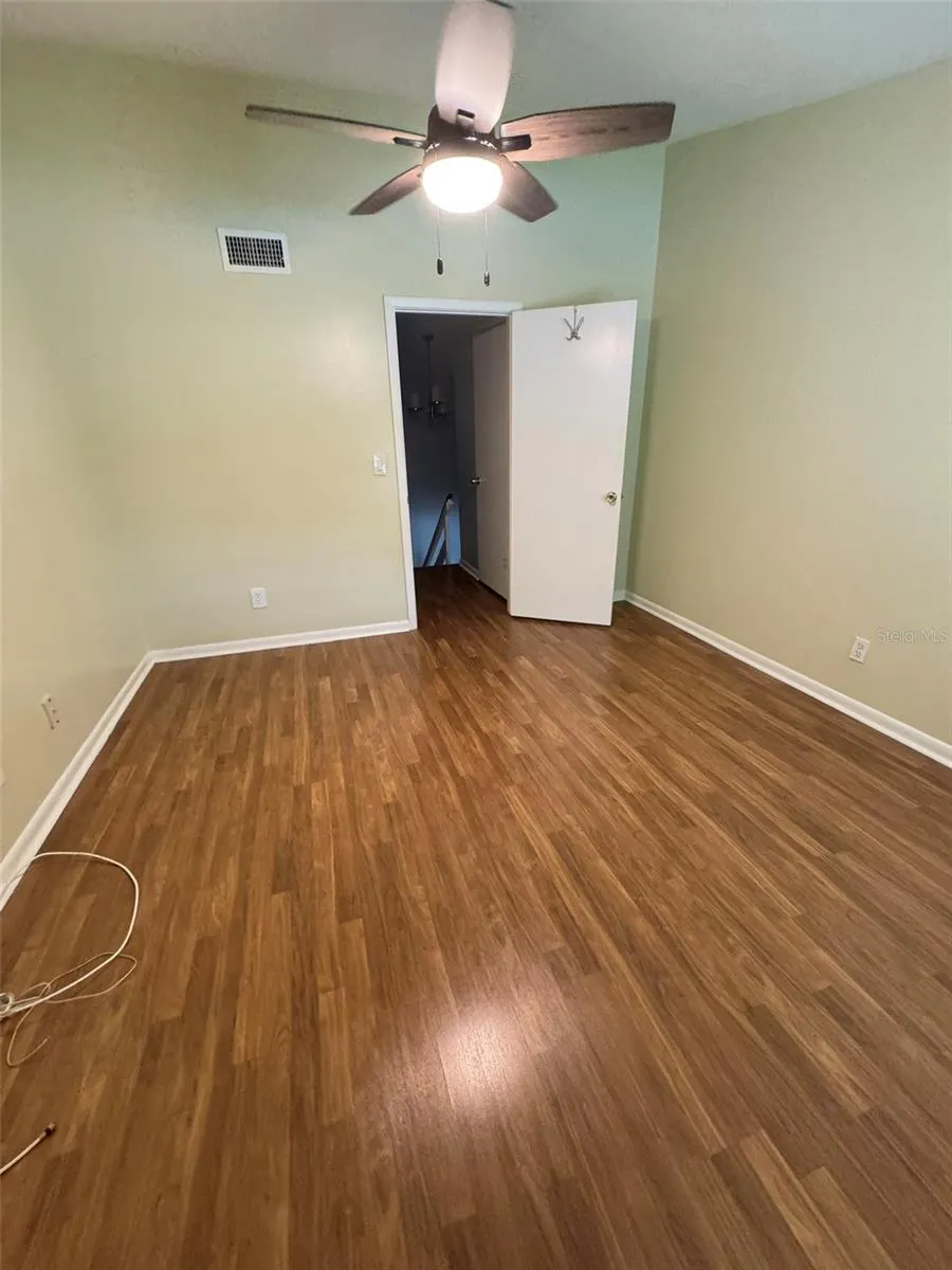 4517 W LA VILLA LN