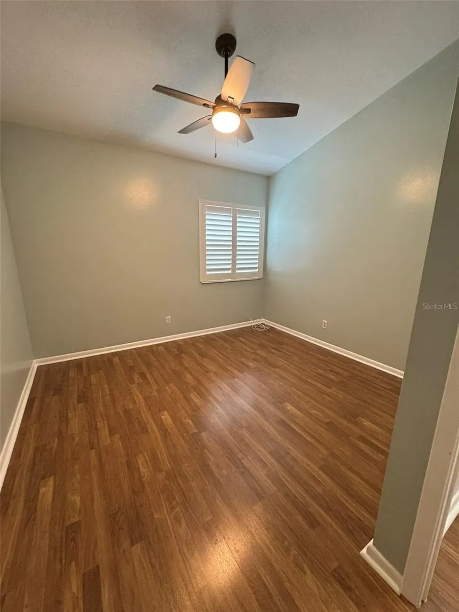 4517 W LA VILLA LN