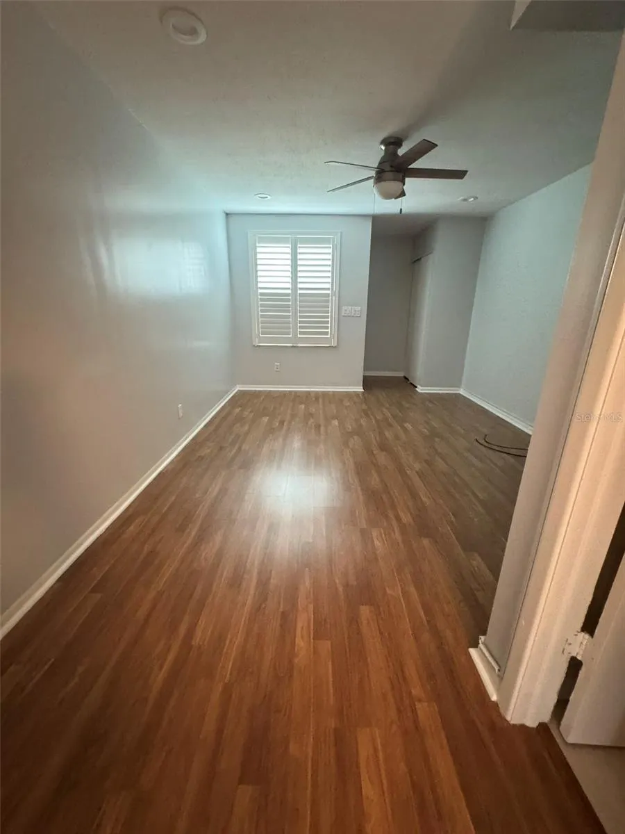4517 W LA VILLA LN
