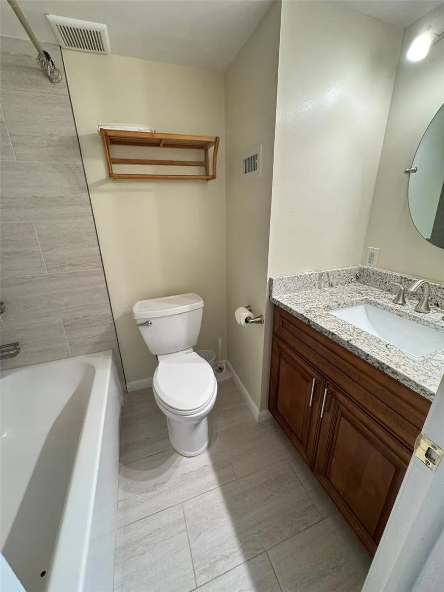 4517 W LA VILLA LN
