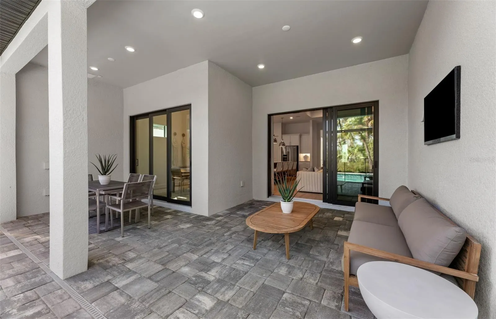 6950 HONEYBELL DR