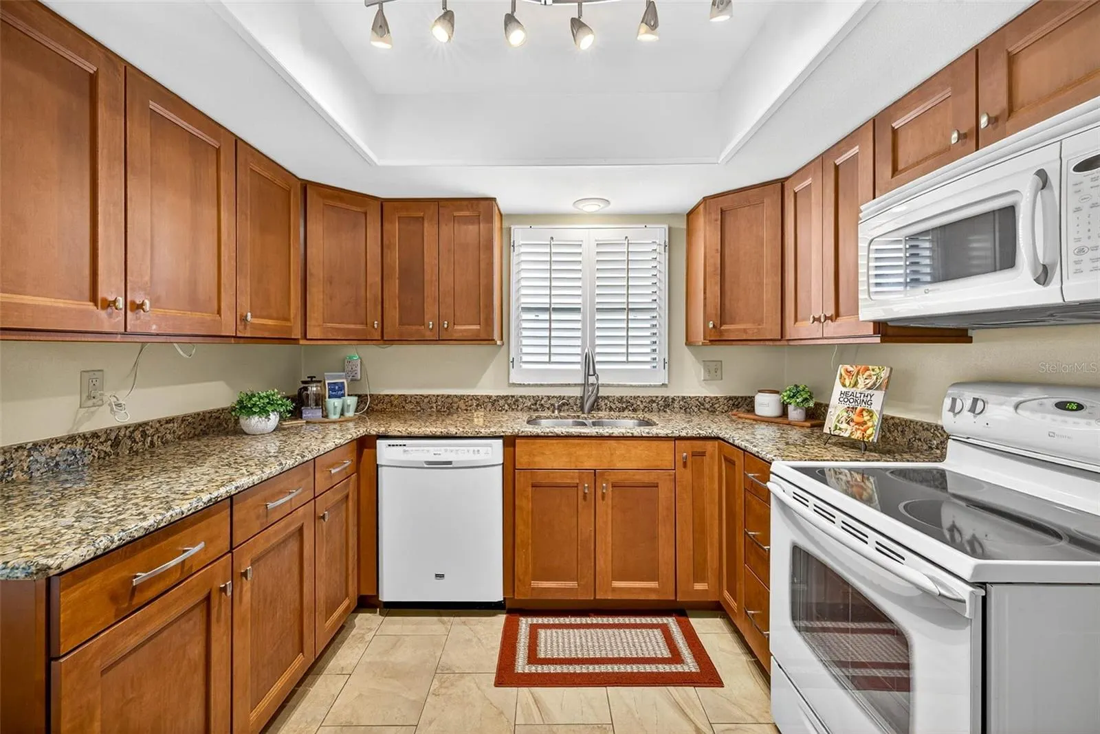 11504 ORILLA DEL RIO PL