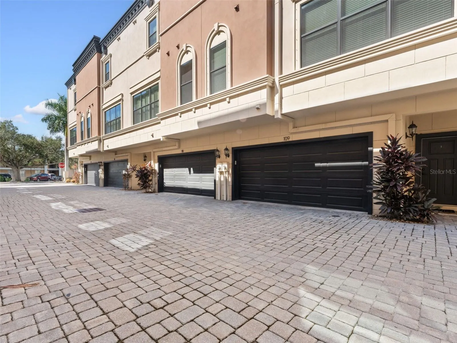 3421 W HORATIO ST #109, #109
