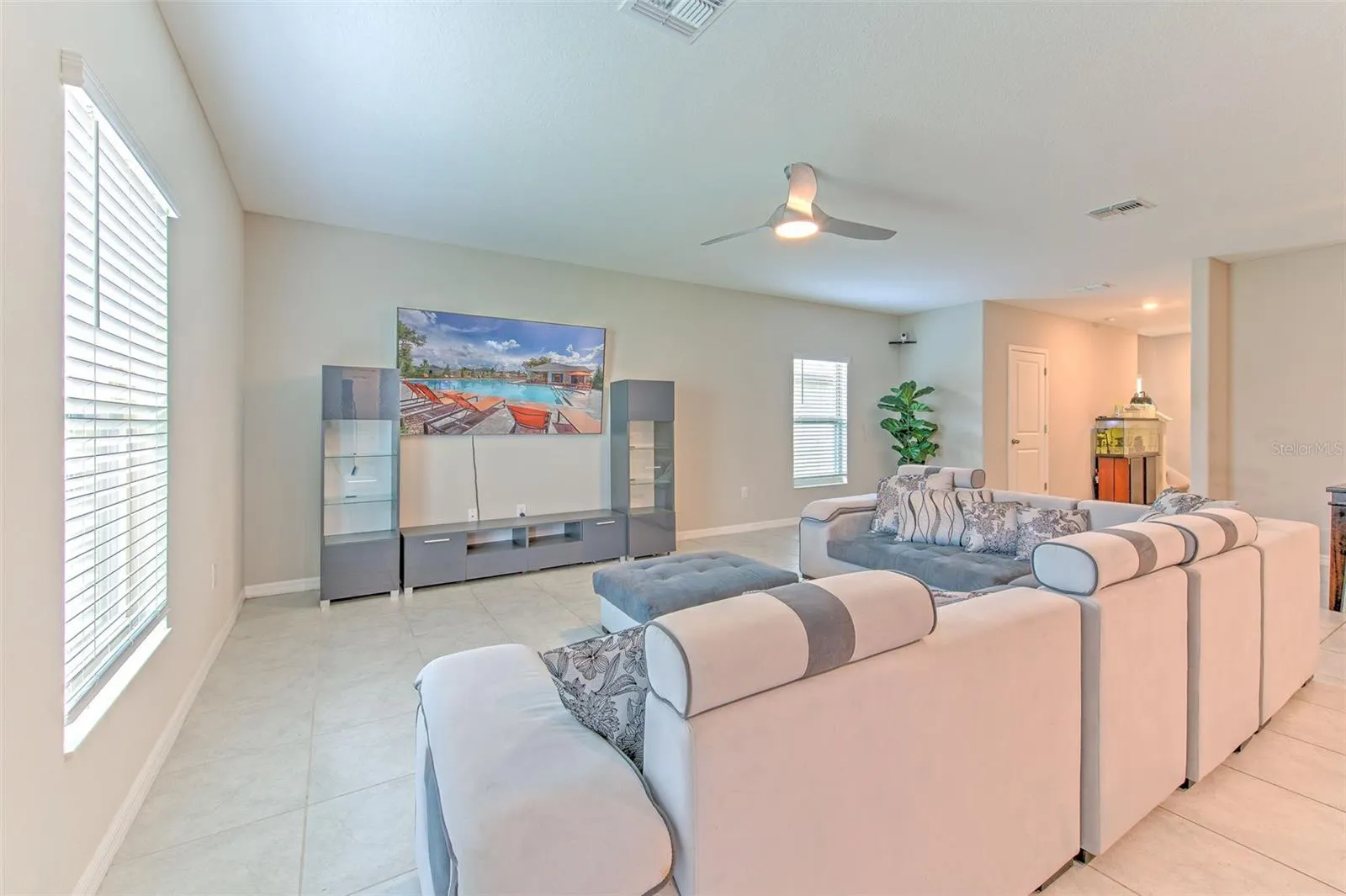 10210 WHITE LINEN AVE
