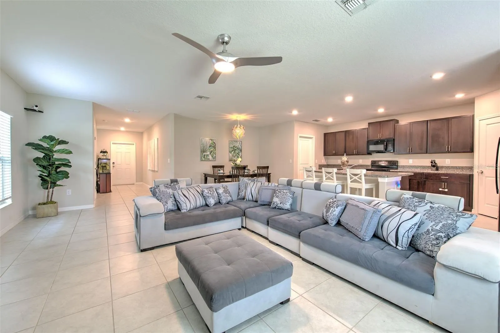 10210 WHITE LINEN AVE