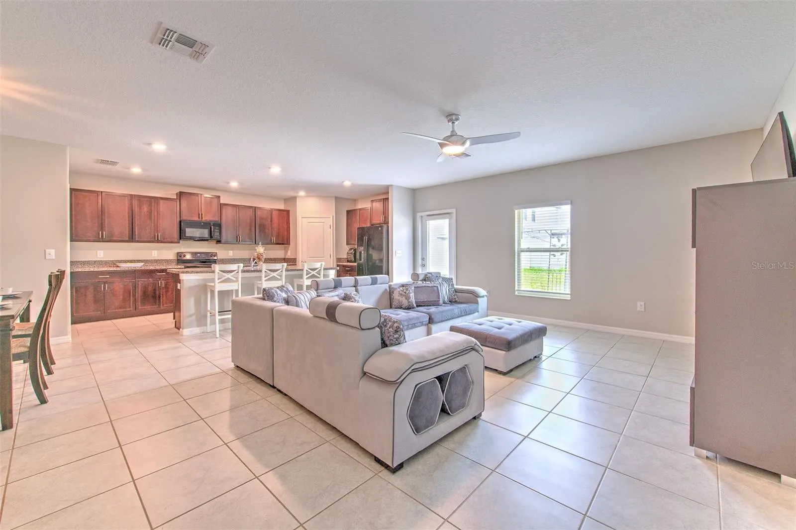 10210 WHITE LINEN AVE