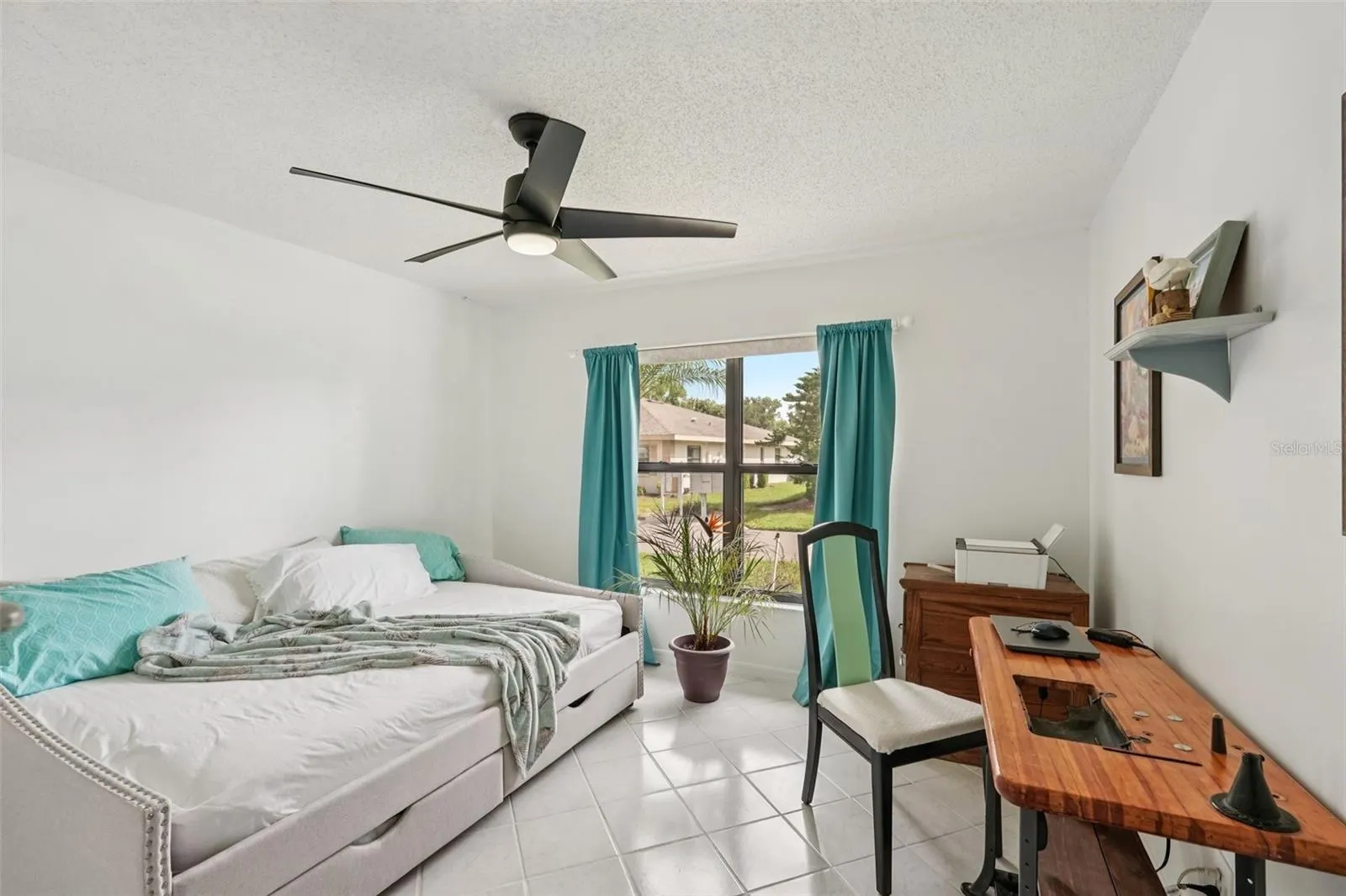 1604 LELAND DR