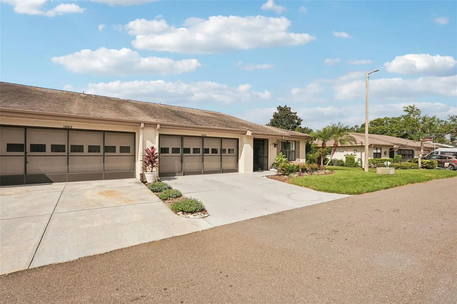 1604 LELAND DR