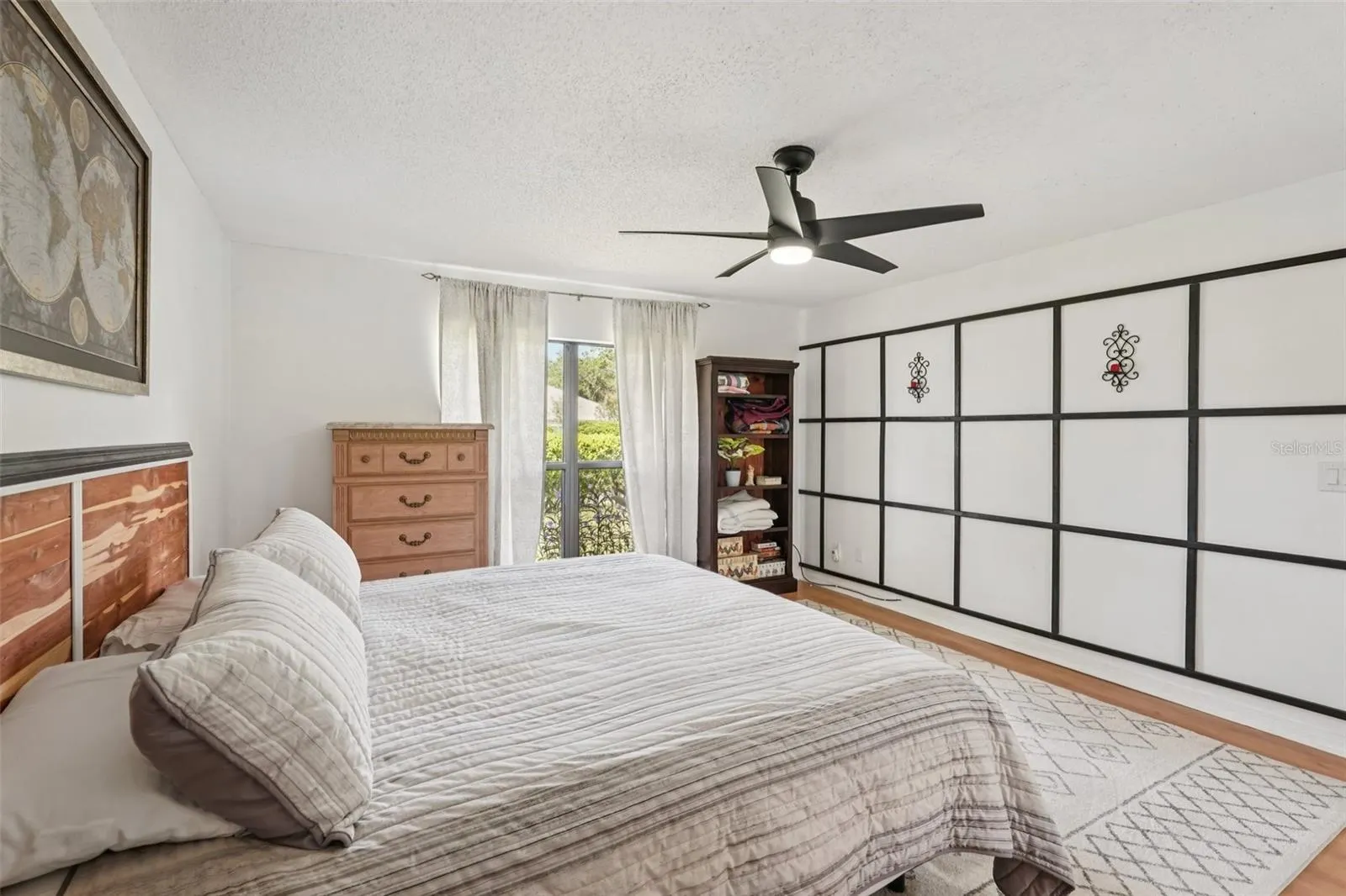 1604 LELAND DR