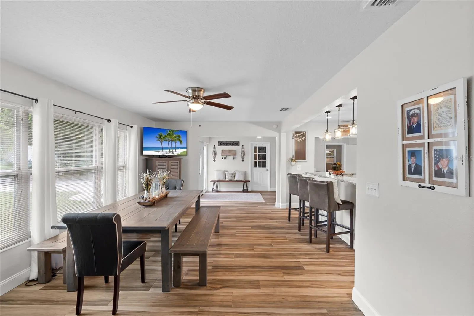 2979 DEL RIO DR