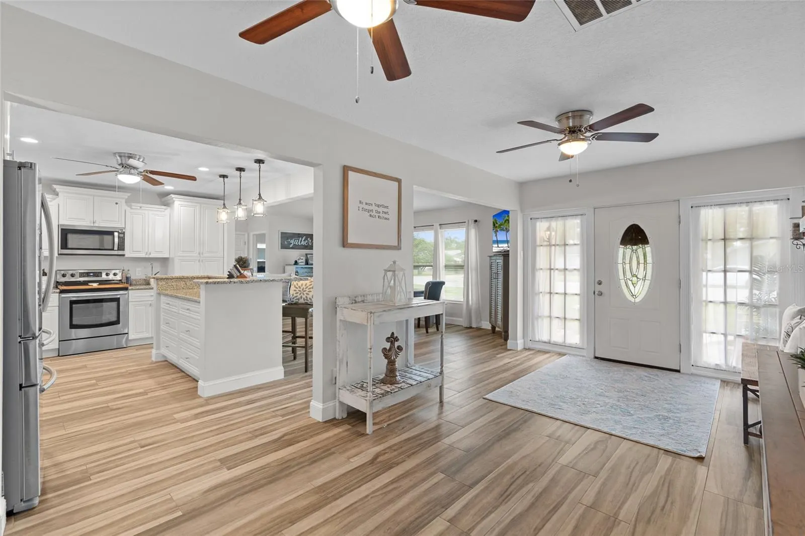 2979 DEL RIO DR