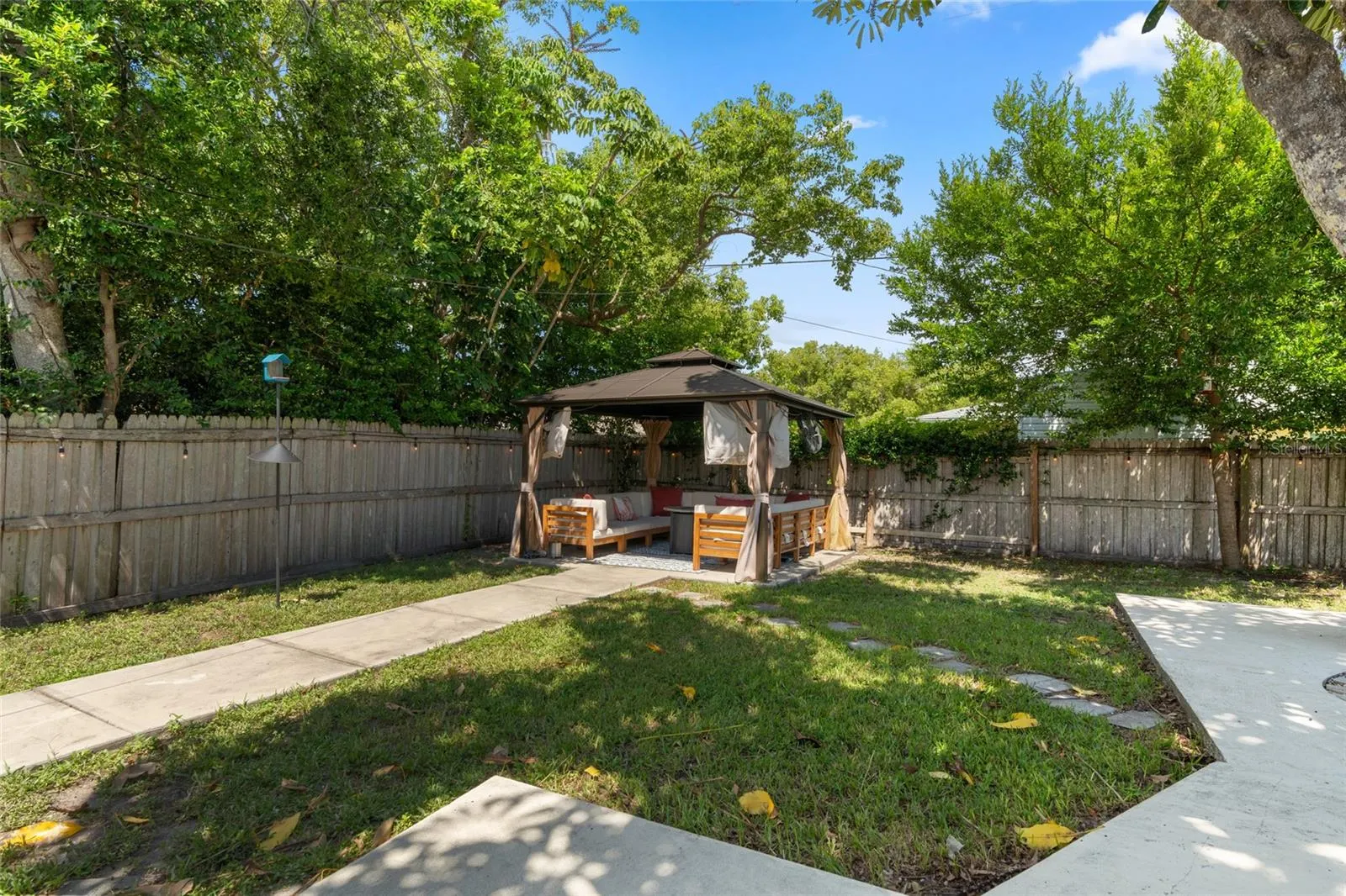 2979 DEL RIO DR