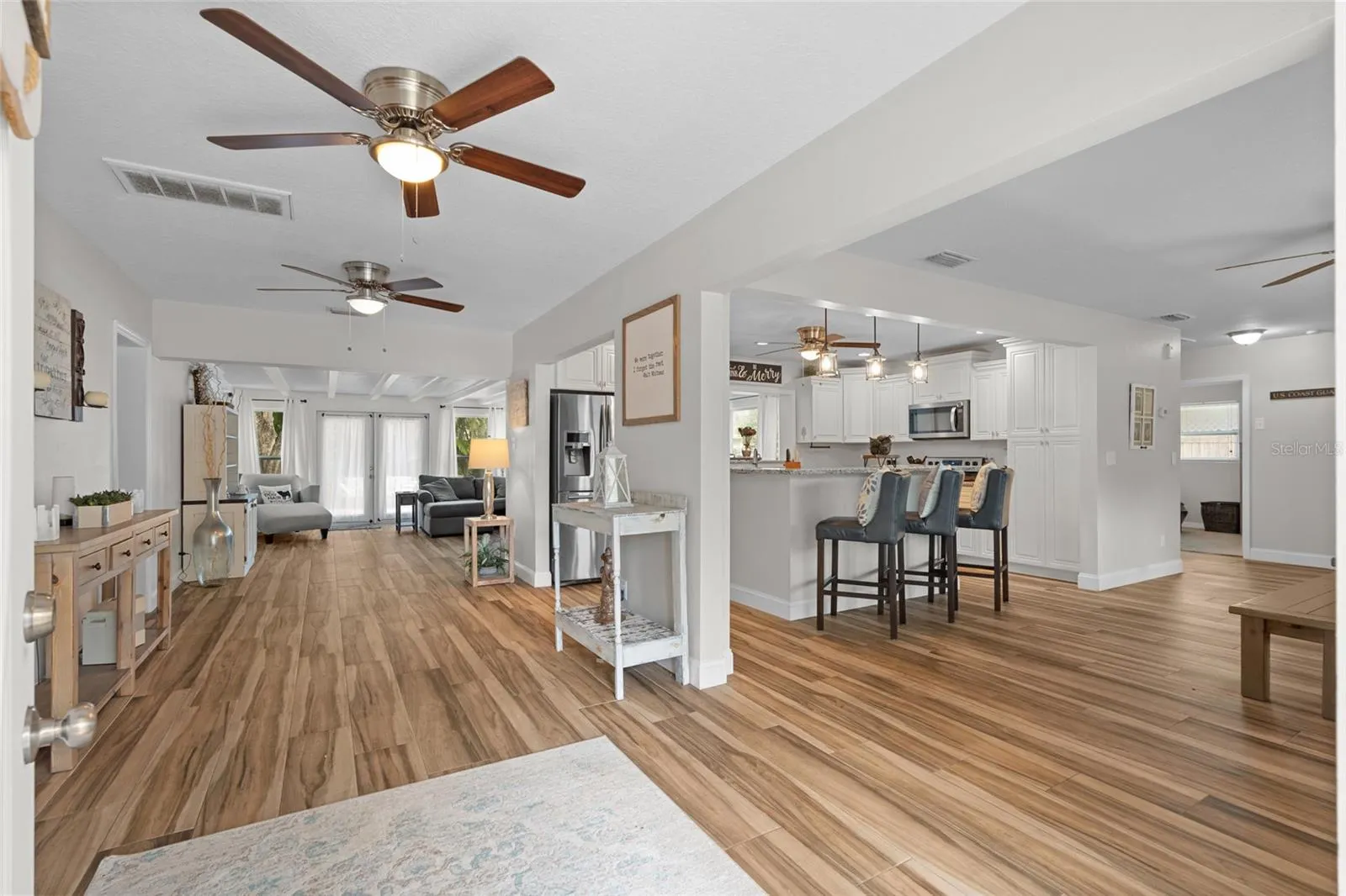 2979 DEL RIO DR