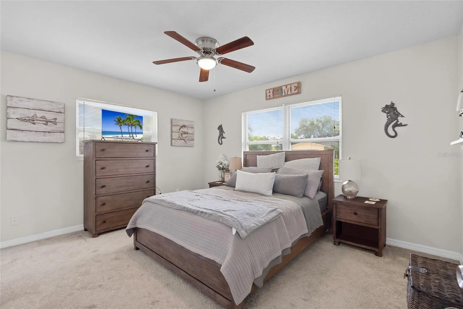 2979 DEL RIO DR