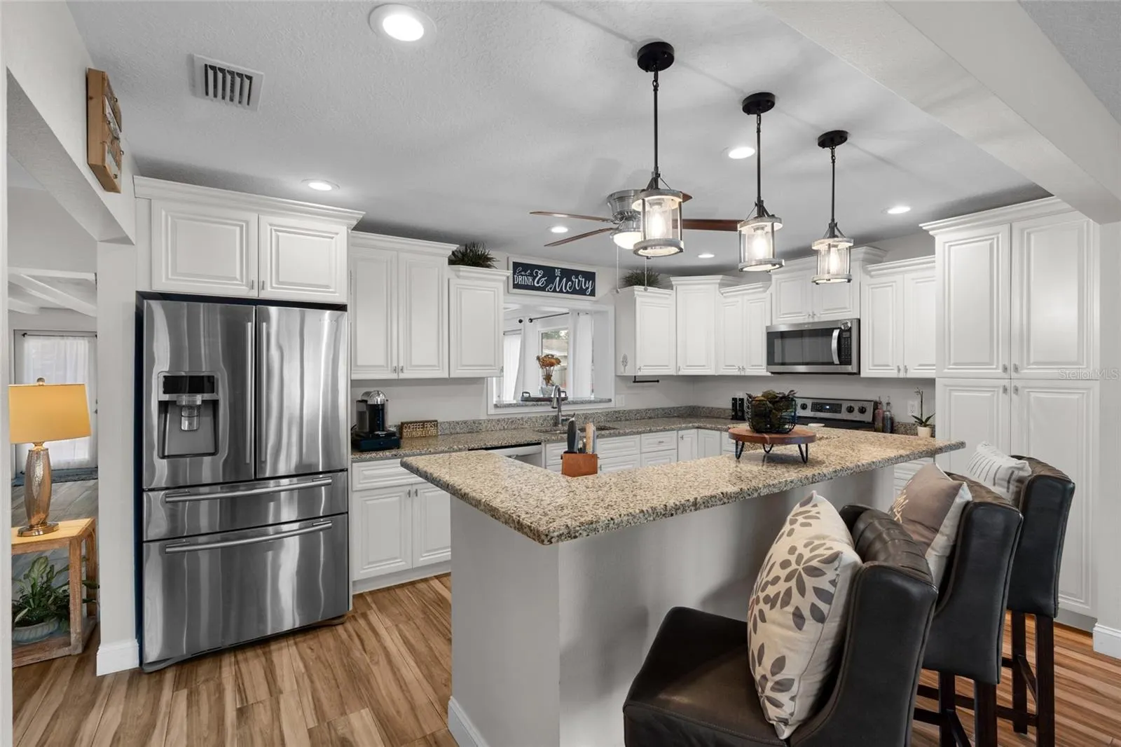 2979 DEL RIO DR