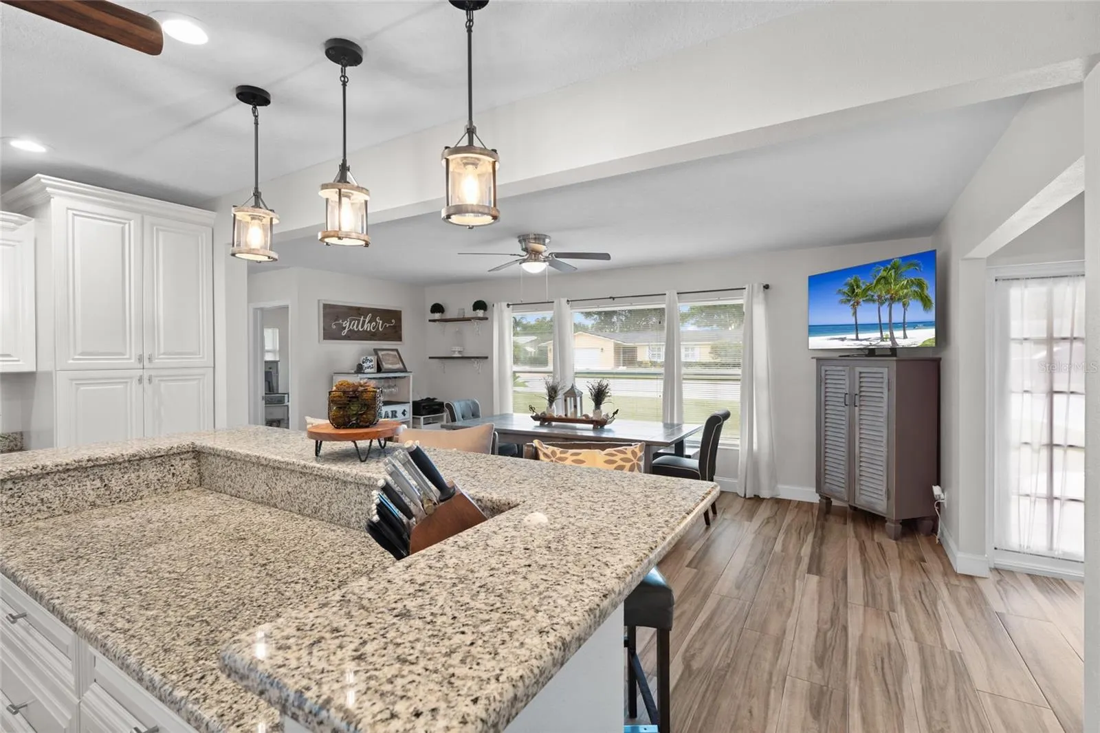2979 DEL RIO DR