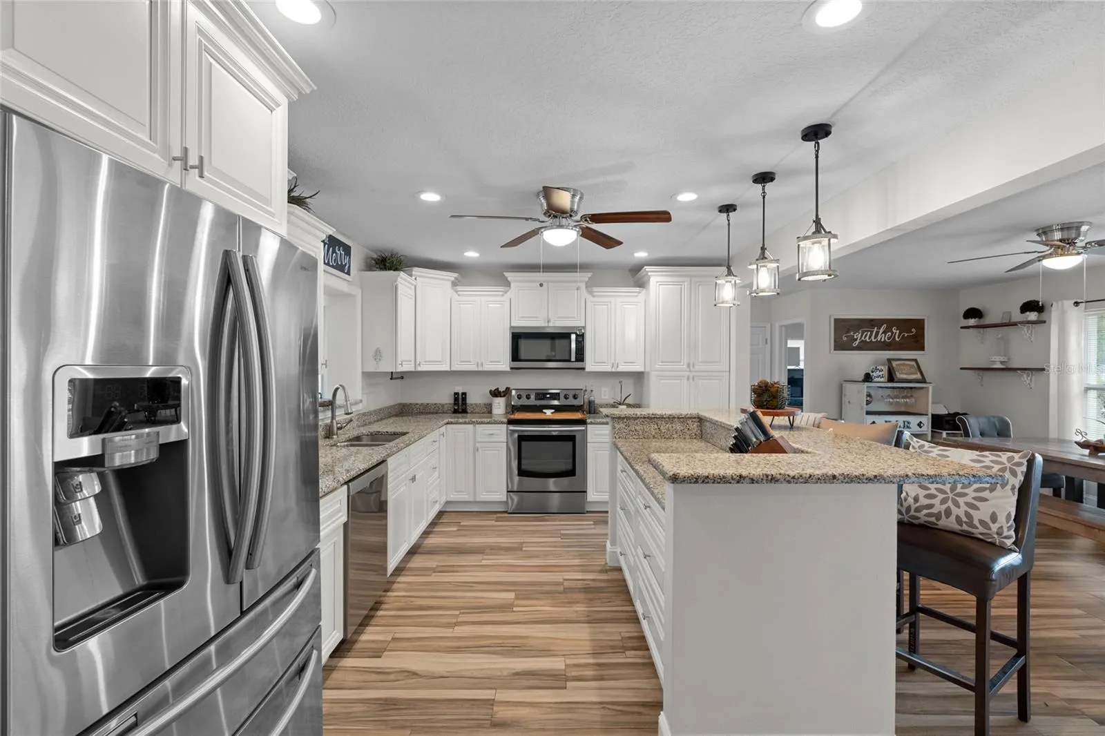 2979 DEL RIO DR